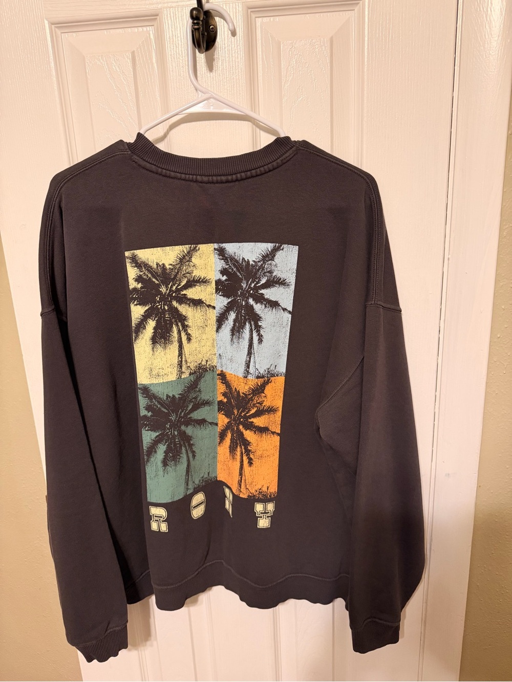 WoMen's Roxy Crewneck Sweater in Charcoal